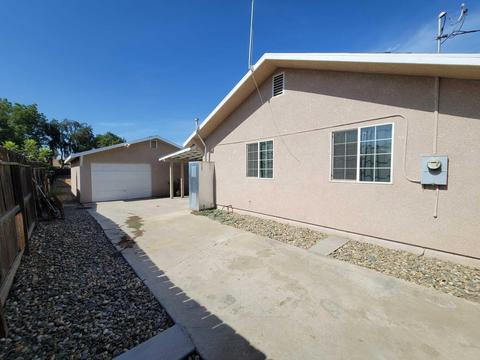 715 E Laurel Ave, Visalia, CA 93292 photo 5