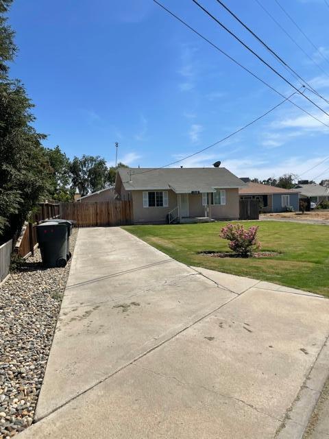 715 E Laurel Ave, Visalia, CA 93292 photo 3