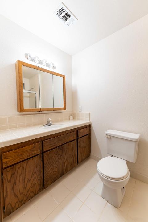 556 E Klindera Ave, Tipton, CA 93272 photo 16
