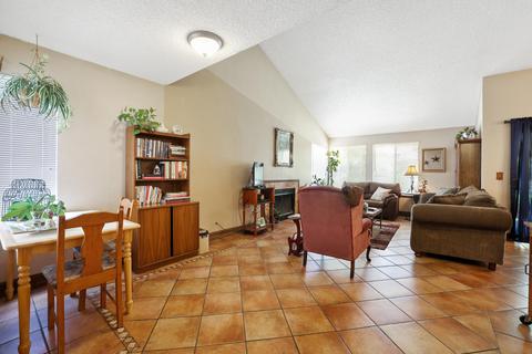 1802 E Four Creeks Dr, Visalia, CA 93292 photo 11