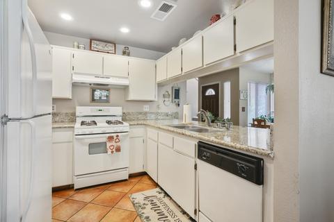 1802 E Four Creeks Dr, Visalia, CA 93292 photo 20