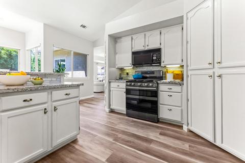 3825 E Feemster Ave, Visalia, CA 93292 photo 17