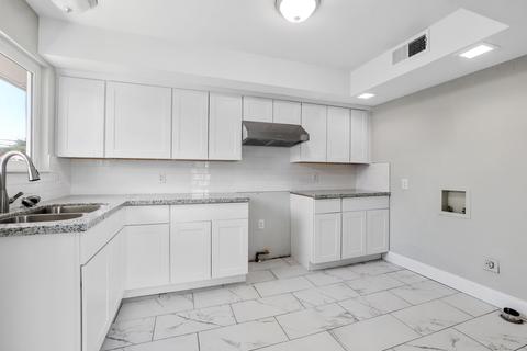 401 E 11th St, Hanford, CA 93230 photo 5