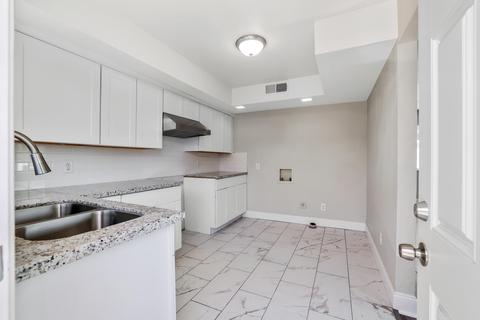 401 E 11th St, Hanford, CA 93230 photo 7