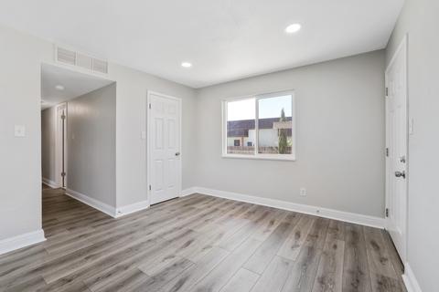 401 E 11th St, Hanford, CA 93230 photo 8