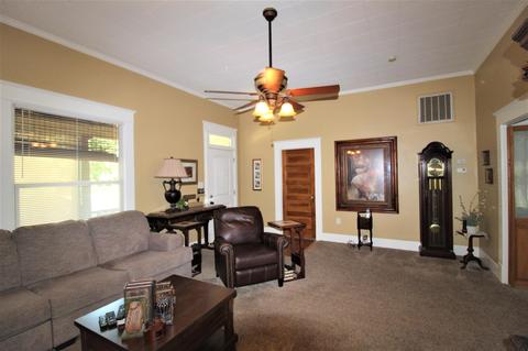 223 S D St, Exeter, CA 93221 photo 6