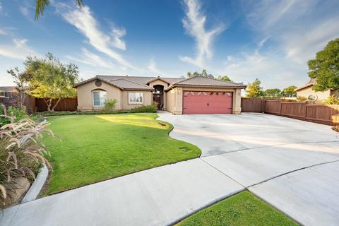689 Crescent Ln, Lemoore, CA 93245 photo 1