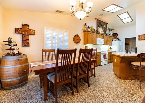 689 Crescent Ln, Lemoore, CA 93245 photo 8