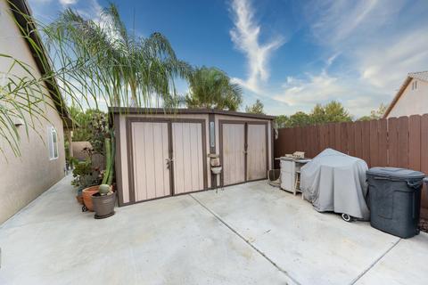 689 Crescent Ln, Lemoore, CA 93245 photo 24