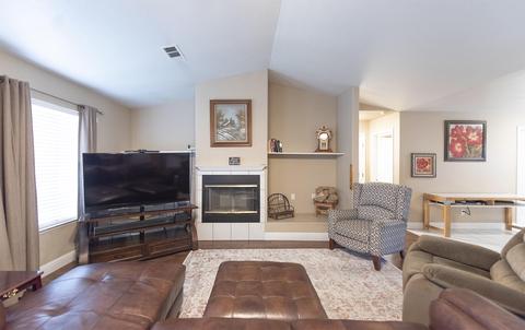 3901 E Acequia Ave, Visalia, CA 93292 photo 3