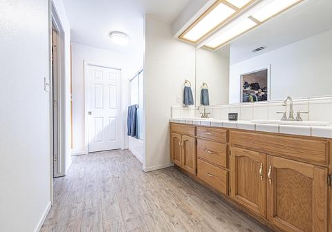 3901 E Acequia Ave, Visalia, CA 93292 photo 19