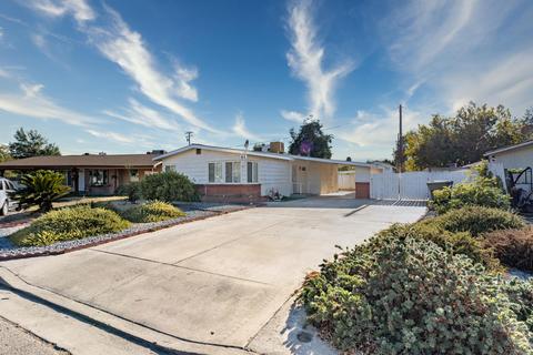 60 Olympic Ct, Tulare, CA 93274 photo 3