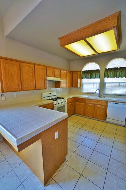 872 Apple Ave, Lemoore, CA 93245 photo 19