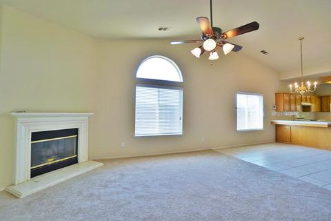 872 Apple Ave, Lemoore, CA 93245 photo 15