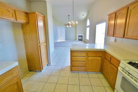 872 Apple Ave, Lemoore, CA 93245 photo 23