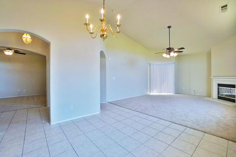 872 Apple Ave, Lemoore, CA 93245 photo 12