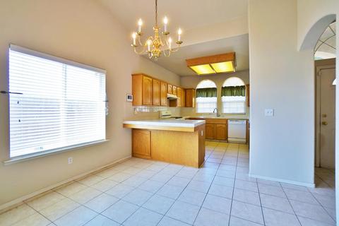 872 Apple Ave, Lemoore, CA 93245 photo 18