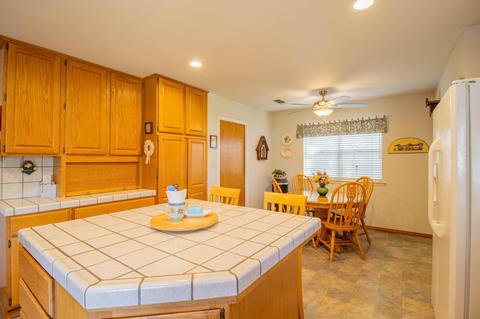 2836 E Parker Ct, Visalia, CA 93292 photo 9