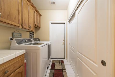 1343 E Laura Ct, Visalia, CA 93292 photo 29