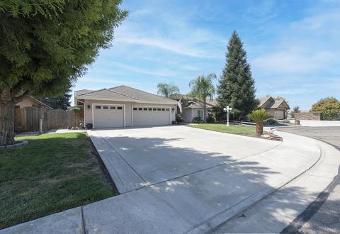 1343 E Laura Ct, Visalia, CA 93292 photo 2