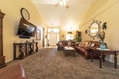 1343 E Laura Ct, Visalia, CA 93292 photo 9
