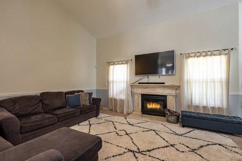 1010 Prosperity Dr, Lemoore, CA 93245 photo 6