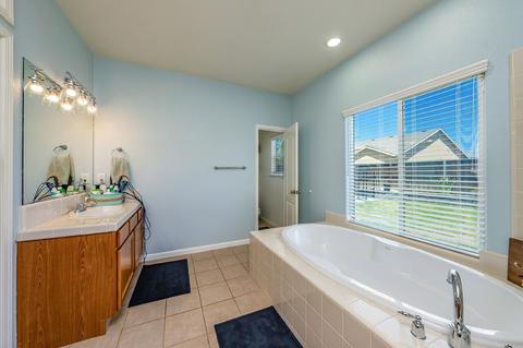1010 Prosperity Dr, Lemoore, CA 93245 photo 14