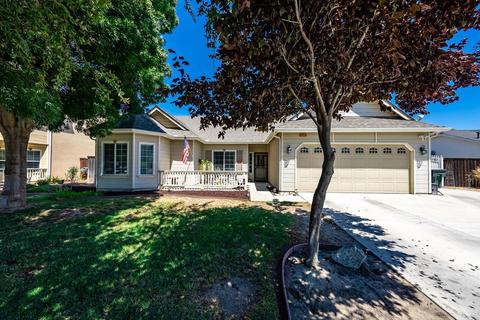 1010 Prosperity Dr, Lemoore, CA 93245 photo 1