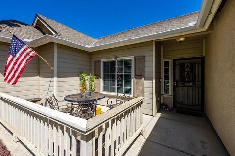 1010 Prosperity Dr, Lemoore, CA 93245 photo 4