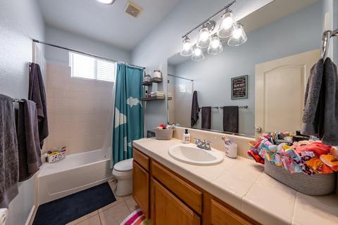 1010 Prosperity Dr, Lemoore, CA 93245 photo 15
