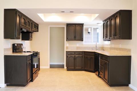 2013 E Alpine Ave, Tulare, CA 93274 photo 8