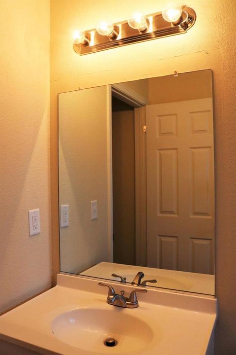 2013 E Alpine Ave, Tulare, CA 93274 photo 12