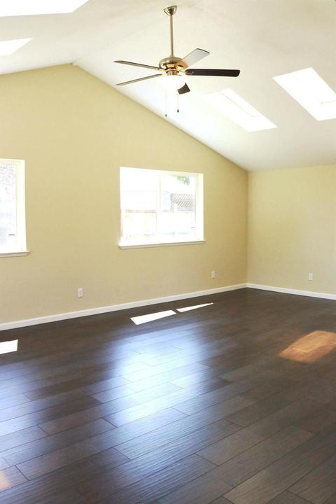 2013 E Alpine Ave, Tulare, CA 93274 photo 5