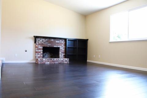 2013 E Alpine Ave, Tulare, CA 93274 photo 3