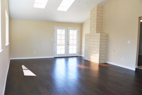 2013 E Alpine Ave, Tulare, CA 93274 photo 7