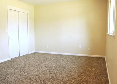 2013 E Alpine Ave, Tulare, CA 93274 photo 13
