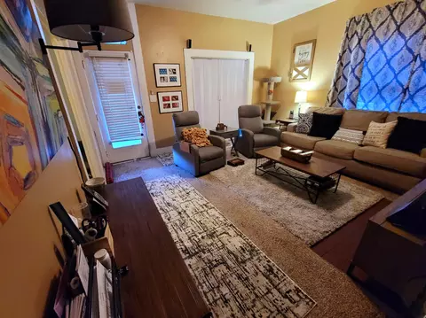 214 E Myrtle St, Hanford, CA 93230 photo 4