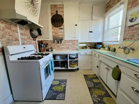 214 E Myrtle St, Hanford, CA 93230 photo 15
