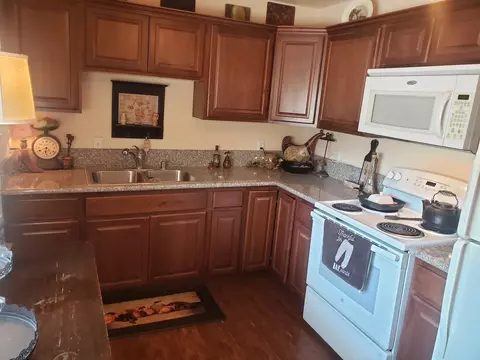 214 E Myrtle St, Hanford, CA 93230 photo 23