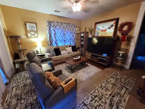 214 E Myrtle St, Hanford, CA 93230 photo 3