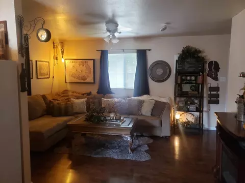 214 E Myrtle St, Hanford, CA 93230 photo 21