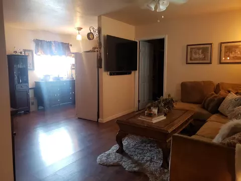 214 E Myrtle St, Hanford, CA 93230 photo 25
