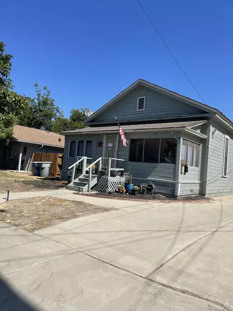 214 E Myrtle St, Hanford, CA 93230 photo 2