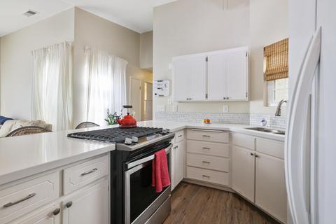 1530 E Sunnyview Ave, Visalia, CA 93292 photo 9