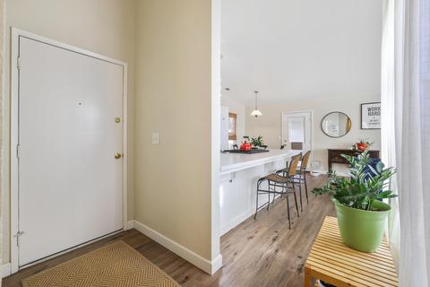 1530 E Sunnyview Ave, Visalia, CA 93292 photo 4