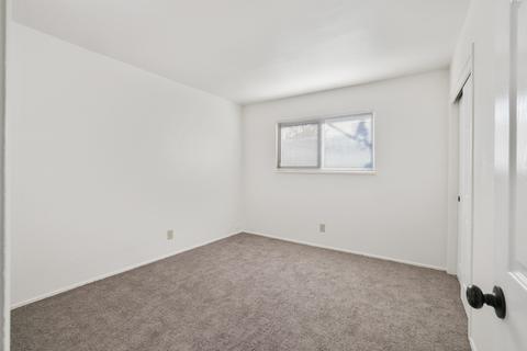 807 E Kaweah Ave, Visalia, CA 93292 photo 16