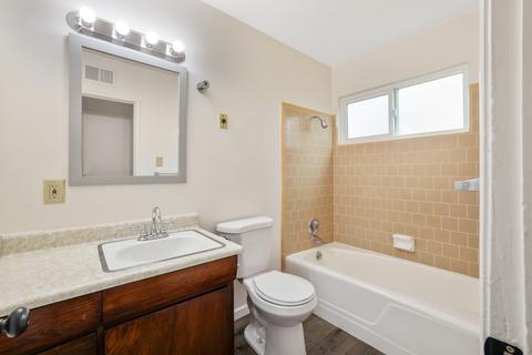 807 E Kaweah Ave, Visalia, CA 93292 photo 18