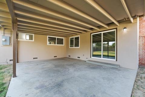807 E Kaweah Ave, Visalia, CA 93292 photo 20