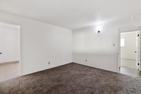 807 E Kaweah Ave, Visalia, CA 93292 photo 14