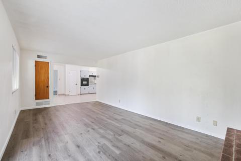 807 E Kaweah Ave, Visalia, CA 93292 photo 11